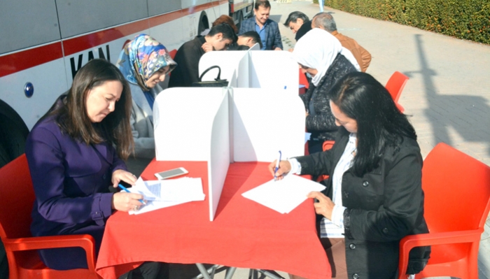 AKP'li kadınlardan  kan bağışına destek     